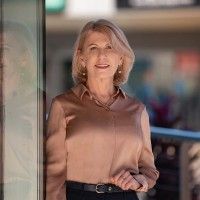 Julie Ryan